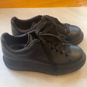 Chunky leather Alexander McQueen like shoes